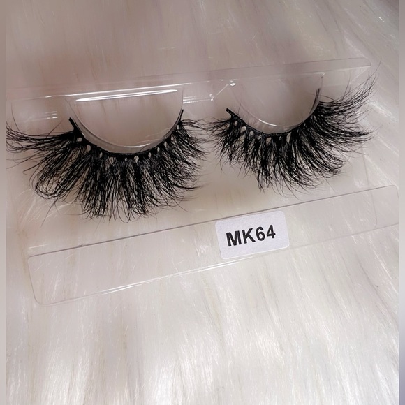 Mink Lashes - Picture 7 of 7